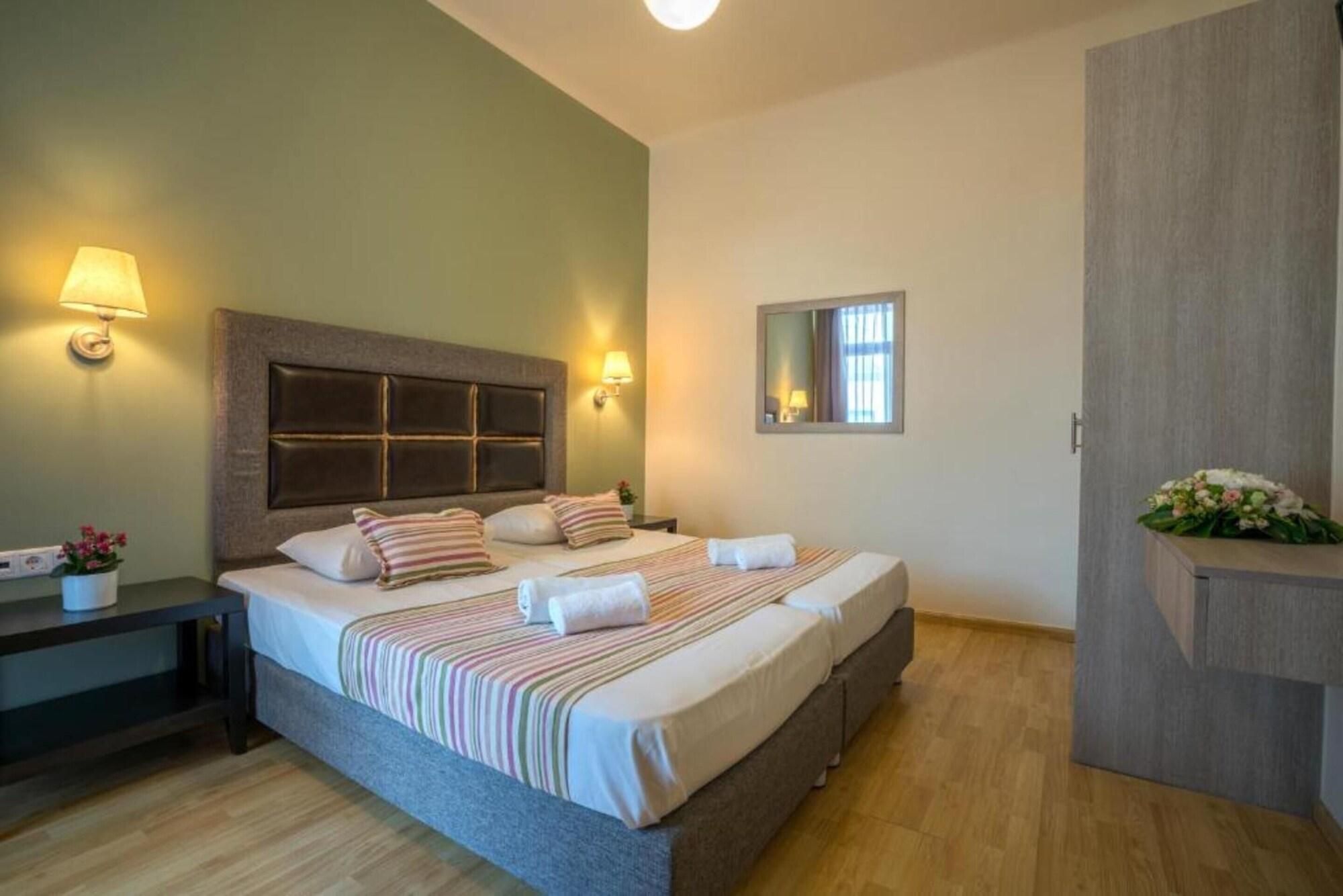 Alianthos Beach Hotel Плакиас Екстериор снимка
